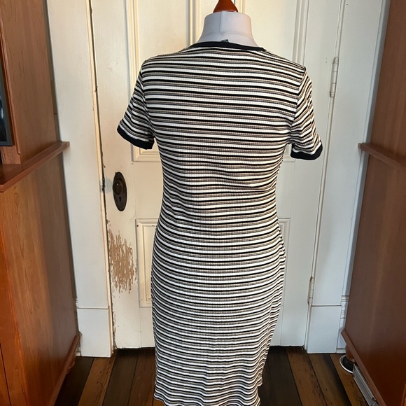 Black and brown striped tshirt dress. Size 1X ModCloth. Form fitting - Picture 3 of 4